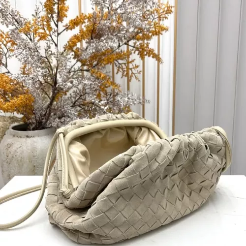 Replica Bottega Veneta BV AAA Quality Messenger Bags For Women #1388032 $112.00 USD for Wholesale