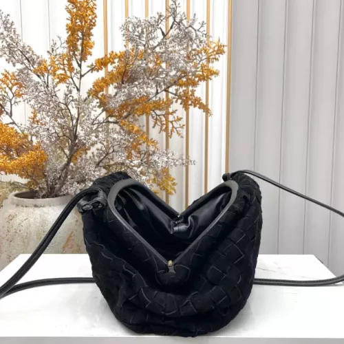 Replica Bottega Veneta BV AAA Quality Messenger Bags For Women #1388036 $112.00 USD for Wholesale