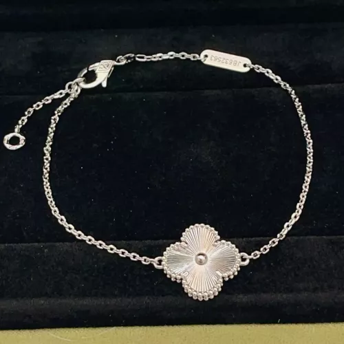Cheap Van Cleef &amp; Arpels Bracelets For Women #1390347, $$25.00 USD On Van Cleef &amp; Arpels Bracelets