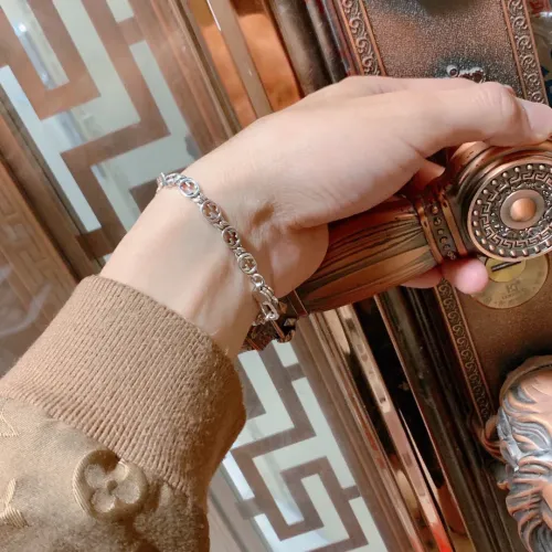 Replica Gucci Bracelets For Unisex #1390890 $40.00 USD for Wholesale