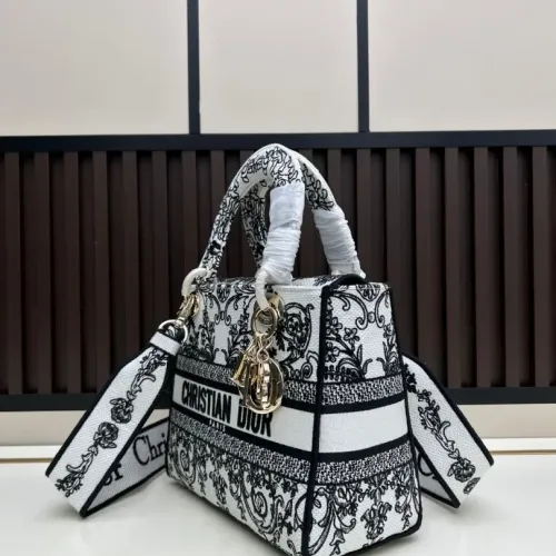 Replica Christian Dior AAA Quality Handbags For Women #1393618 $112.00 USD for Wholesale