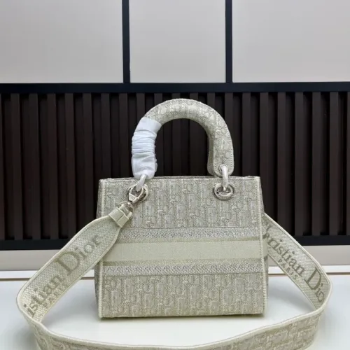 Replica Christian Dior AAA Quality Handbags For Women #1393622 $112.00 USD for Wholesale