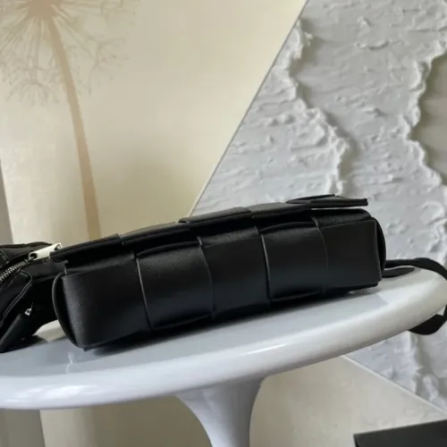 Replica Bottega Veneta BV AAA Quality Messenger Bags For Women #1393644 $102.00 USD for Wholesale
