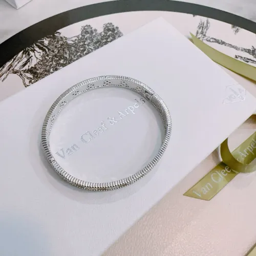 Replica Van Cleef & Arpels Bracelets #1398394 $39.00 USD for Wholesale