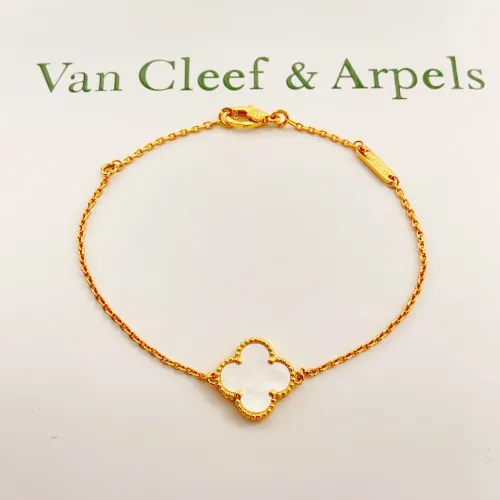 Cheap Van Cleef &amp; Arpels Bracelets For Women #1406640, $$25.00 USD On Van Cleef &amp; Arpels Bracelets