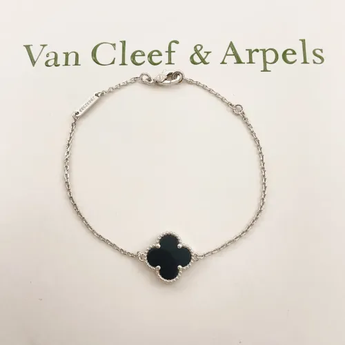Cheap Van Cleef &amp; Arpels Bracelets For Women #1406641, $$25.00 USD On Van Cleef &amp; Arpels Bracelets