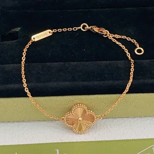 Cheap Van Cleef &amp; Arpels Bracelets For Women #1406653, $$25.00 USD On Van Cleef &amp; Arpels Bracelets