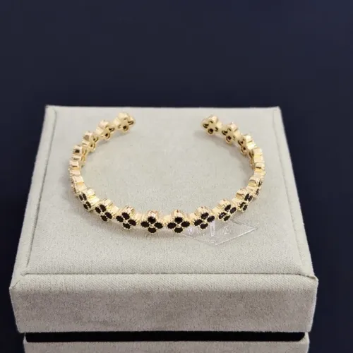 Replica Van Cleef & Arpels Bracelets For Women #1407100 $48.00 USD for Wholesale