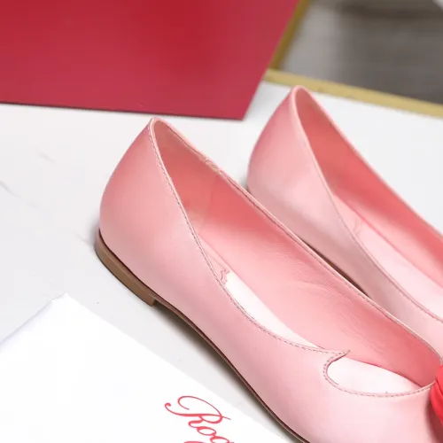 Replica Roger Vivier RV Flat Shoes For Women #1418117 $115.00 USD for Wholesale
