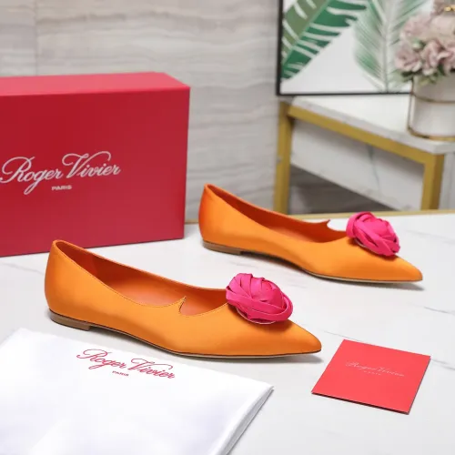 Replica Roger Vivier RV Flat Shoes For Women #1418118 $115.00 USD for Wholesale