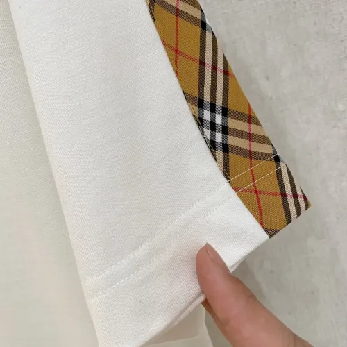 Replica Burberry T-Shirts Short Sleeved For Men #1418358 $64.00 USD for Wholesale