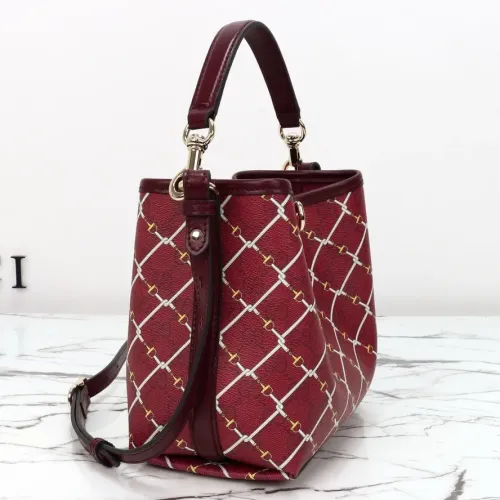 Replica Gucci AAA Quality Handbags For Women #1420469 $140.00 USD for Wholesale