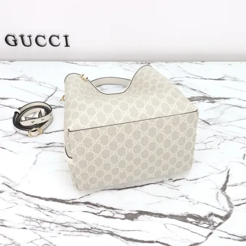 Replica Gucci AAA Quality Handbags For Women #1420496 $140.00 USD for Wholesale
