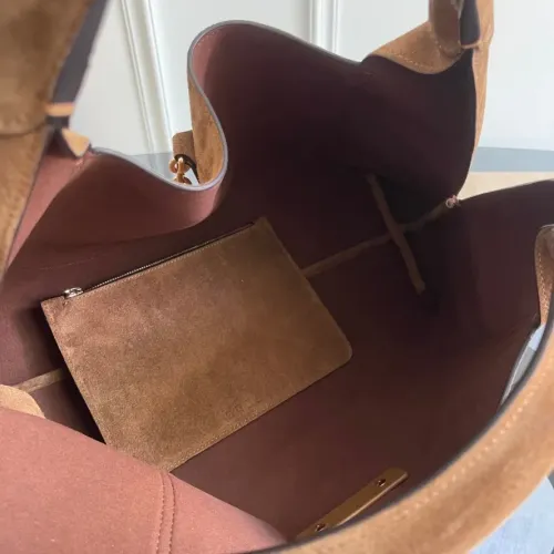 Replica Gucci AAA Quality Handbags For Women #1420570 $244.63 USD for Wholesale