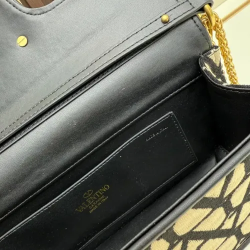 Replica Valentino AAA Quality Messenger Bags For Women #1425049 $98.00 USD for Wholesale