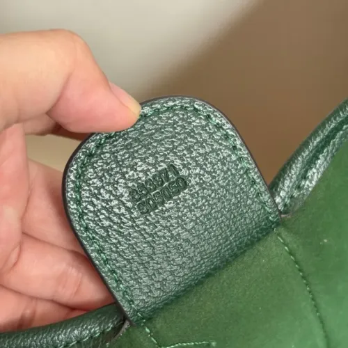 Replica Gucci AAA Quality Handbags For Women #1425206 $88.00 USD for Wholesale