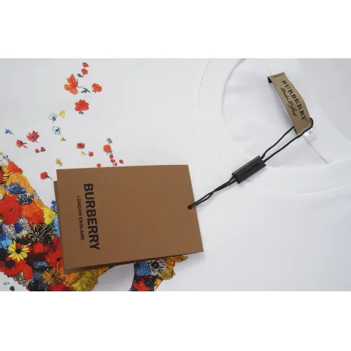 Replica Burberry T-Shirts Short Sleeved For Unisex #1429599 $32.00 USD for Wholesale
