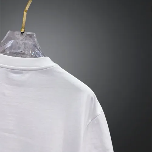 Replica Gucci T-Shirts Short Sleeved For Unisex #1437114 $25.00 USD for Wholesale