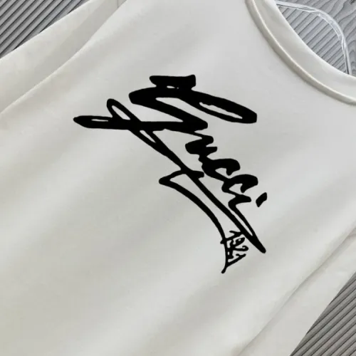 Replica Givenchy T-Shirts Short Sleeved For Unisex #1437626 $34.00 USD for Wholesale