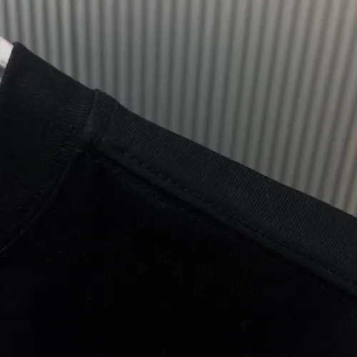 Replica Gucci T-Shirts Short Sleeved For Unisex #1437645 $36.00 USD for Wholesale