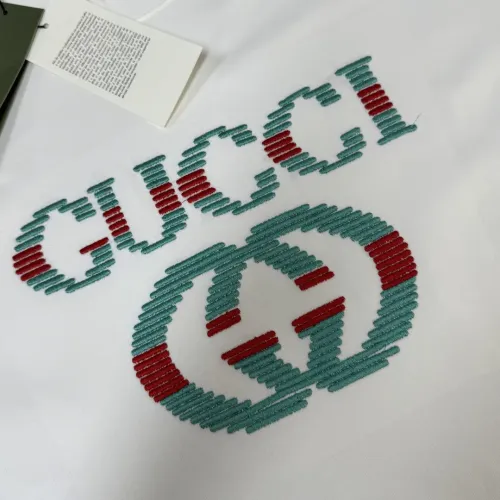 Replica Gucci T-Shirts Short Sleeved For Unisex #1439822 $32.00 USD for Wholesale