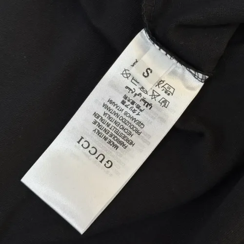 Replica Gucci T-Shirts Short Sleeved For Unisex #1439823 $32.00 USD for Wholesale