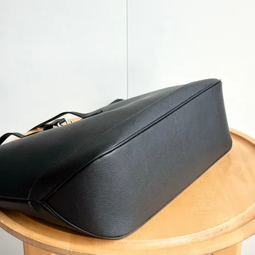 Replica Gucci AAA Quality Shoulder Bags For Women #1441295 $88.00 USD for Wholesale