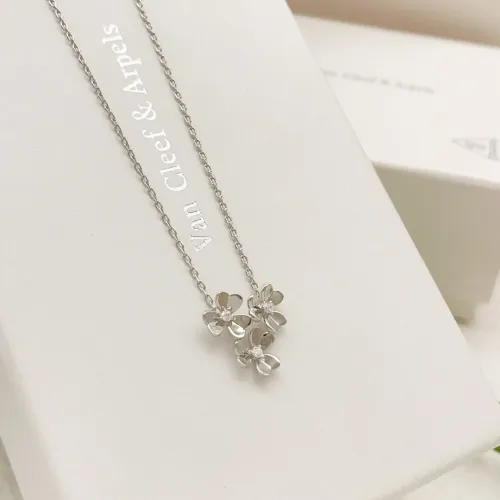 Replica Van Cleef & Arpels Necklaces For Women #1459929 $34.00 USD for Wholesale