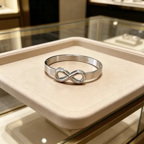 Replica Gucci Bracelets #1460059 $38.00 USD for Wholesale