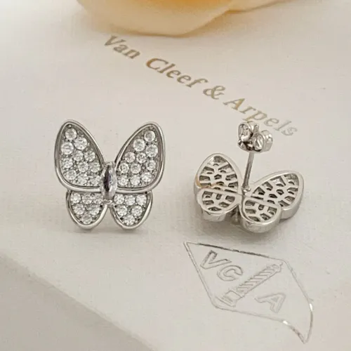 Replica Van Cleef & Arpels Earrings For Women #1469082 $32.00 USD for Wholesale