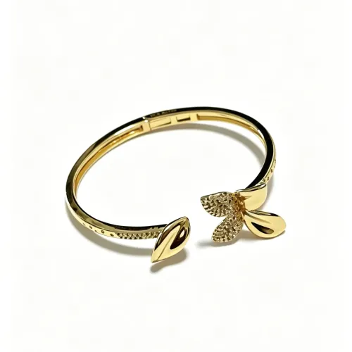 Replica Van Cleef & Arpels Bracelets #1480043 $42.00 USD for Wholesale