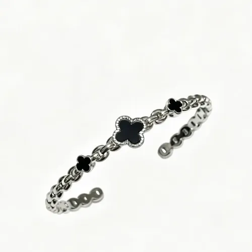 Replica Van Cleef & Arpels Bracelets #1480049 $39.00 USD for Wholesale