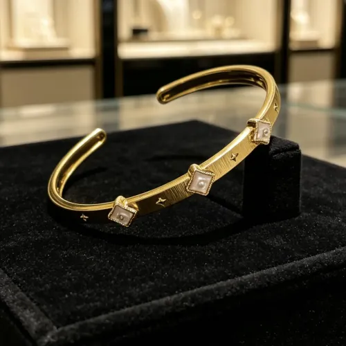 Cheap Van Cleef &amp; Arpels Bracelets #1480052, $$39.00 USD On Van Cleef &amp; Arpels Bracelets