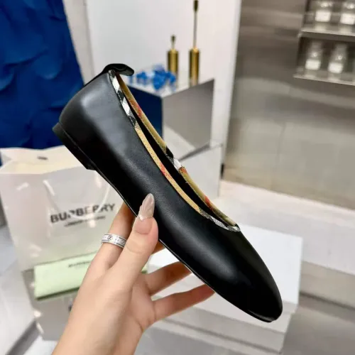 Replica Burberry Flat Shoes For Women #1482949 $85.00 USD for Wholesale